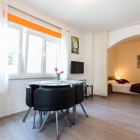 Apartments Kaline ポドストラナ エクステリア 写真