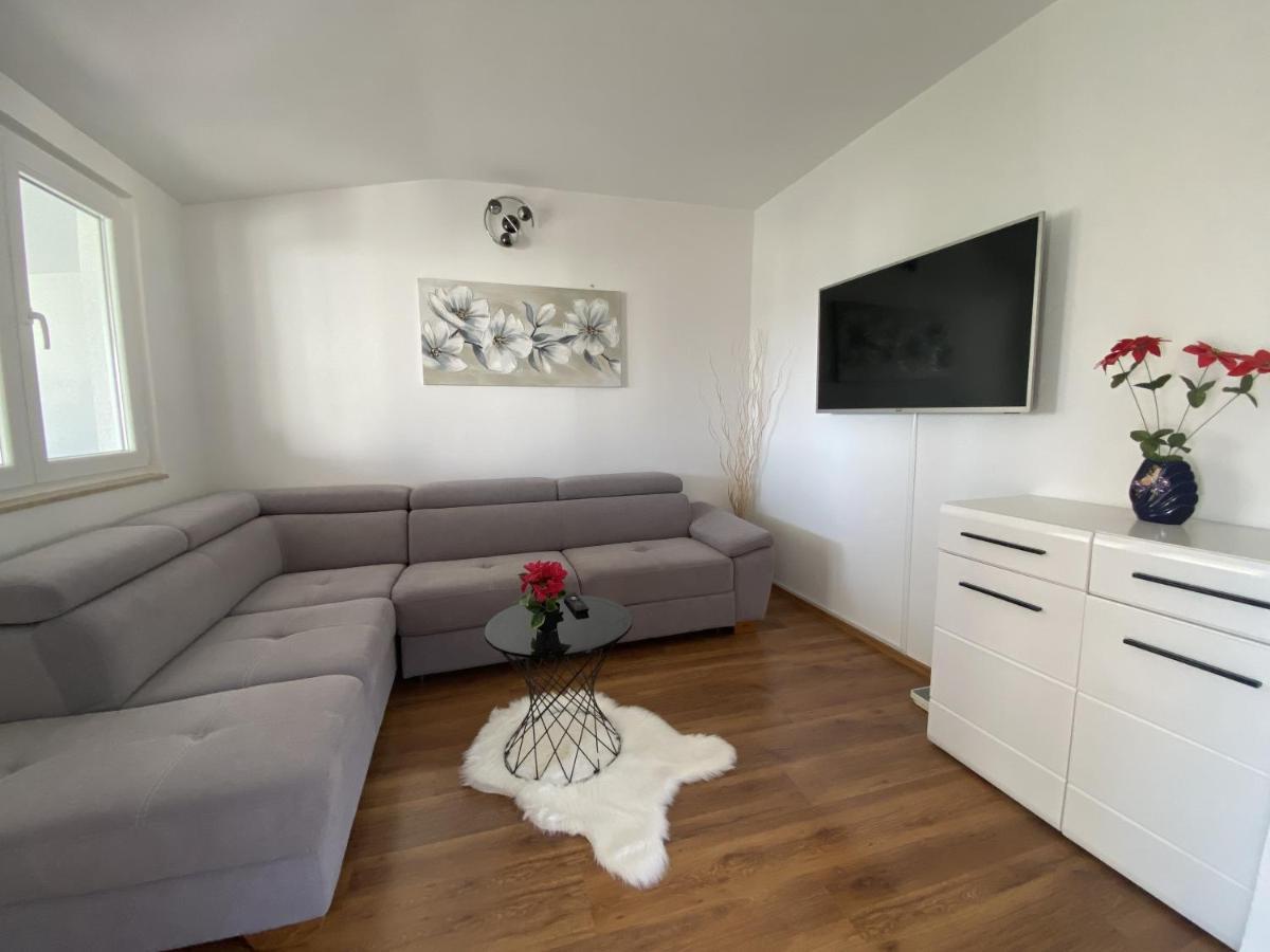 Apartments Kaline ポドストラナ エクステリア 写真