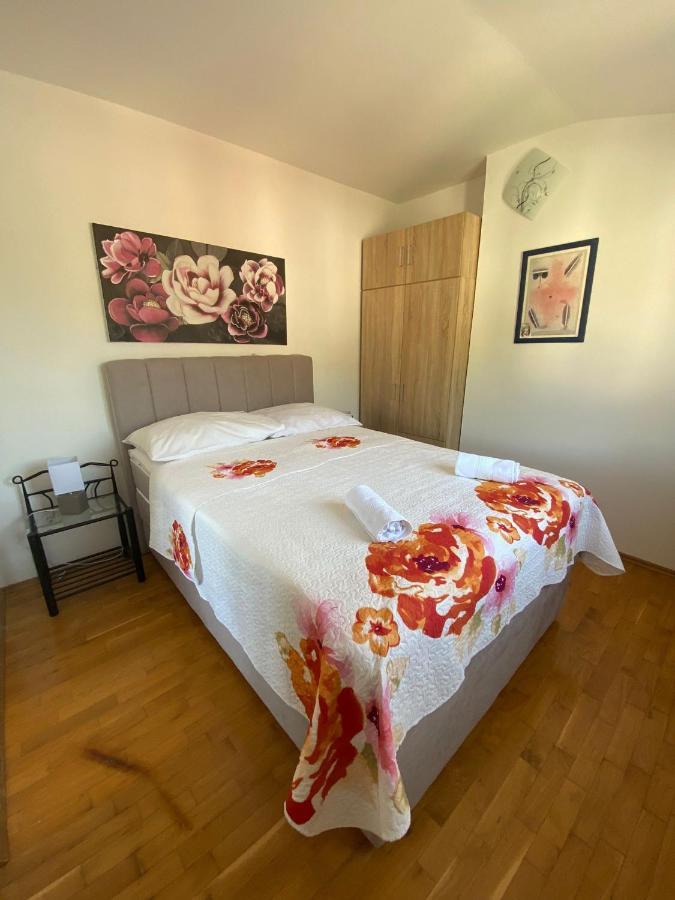 Apartments Kaline ポドストラナ エクステリア 写真