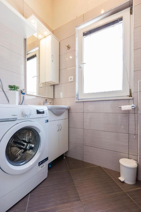 Apartments Kaline ポドストラナ エクステリア 写真